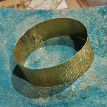 Carica l'immagine nel visualizzatore di Gallery, Bracciale di ottone serie texture - Pezzo unico