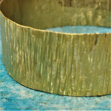 Carica l'immagine nel visualizzatore di Gallery, Bracciale di ottone serie texture - Pezzo unico