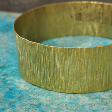 Carica l'immagine nel visualizzatore di Gallery, Bracciale di ottone serie texture - Pezzo unico