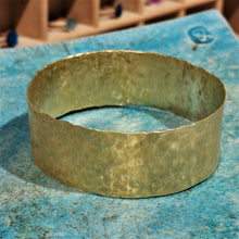 Carica l'immagine nel visualizzatore di Gallery, Bracciale di ottone serie texture - Pezzo unico