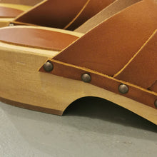 Carica l'immagine nel visualizzatore di Gallery, Zoccolo in pelle fatto a mano - Pezzi Unici