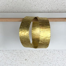 Carica l'immagine nel visualizzatore di Gallery, Bracciale di ottone serie texture - Pezzo unico