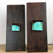 Carica l'immagine nel visualizzatore di Gallery, Collana in rame con pendente quadrato - Pezzo Unico