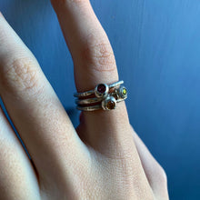 Carica l'immagine nel visualizzatore di Gallery, Anello in argento con pietra - Pezzo Unico
