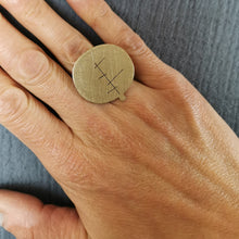 Carica l'immagine nel visualizzatore di Gallery, Anello albero grande, in ottone