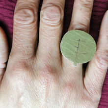Carica l'immagine nel visualizzatore di Gallery, Anello albero grande, in ottone
