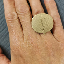 Carica l'immagine nel visualizzatore di Gallery, Anello albero grande, in ottone