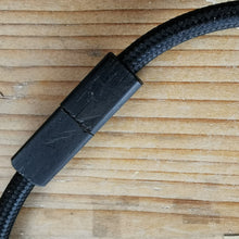 Carica l'immagine nel visualizzatore di Gallery, Collana girocollo Onde in cavi elettrici rivestiti e legno