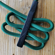 Carica l'immagine nel visualizzatore di Gallery, Collana girocollo Onde in cavi elettrici rivestiti e legno