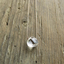 Carica l'immagine nel visualizzatore di Gallery, Collana in filo di seta con piccola pietra - Pezzi Unici