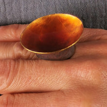 Carica l'immagine nel visualizzatore di Gallery, Anello in ottone smaltato a scodella