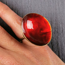 Carica l'immagine nel visualizzatore di Gallery, Anello in ottone smaltato a scodella