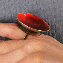 Carica l'immagine nel visualizzatore di Gallery, Anello in ottone smaltato a scodella
