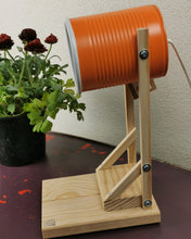 Carica l'immagine nel visualizzatore di Gallery, Lampada Ecofriendly da barattolo di latta di pelati