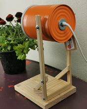 Carica l'immagine nel visualizzatore di Gallery, Lampada Ecofriendly da barattolo di latta di pelati