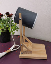 Carica l'immagine nel visualizzatore di Gallery, Lampada Ecofriendly da barattolo di latta di pelati