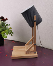 Carica l'immagine nel visualizzatore di Gallery, Lampada Ecofriendly da barattolo di latta di pelati