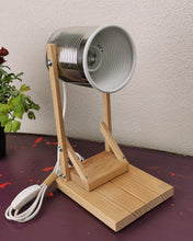 Carica l'immagine nel visualizzatore di Gallery, Lampada Ecofriendly da barattolo di latta di pelati