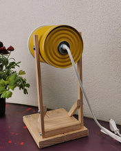 Carica l'immagine nel visualizzatore di Gallery, Lampada Ecofriendly da barattolo di latta di pelati