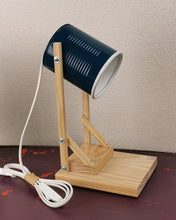 Carica l'immagine nel visualizzatore di Gallery, Lampada Ecofriendly da barattolo di latta di pelati