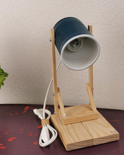 Carica l'immagine nel visualizzatore di Gallery, Lampada Ecofriendly da barattolo di latta di pelati
