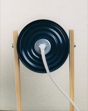 Carica l'immagine nel visualizzatore di Gallery, Lampada Ecofriendly da barattolo di latta di pelati