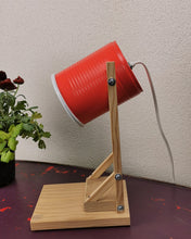 Carica l'immagine nel visualizzatore di Gallery, Lampada Ecofriendly da barattolo di latta di pelati