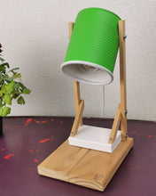 Carica l'immagine nel visualizzatore di Gallery, Lampada Ecofriendly da barattolo di latta di pelati