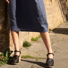 Carica l'immagine nel visualizzatore di Gallery, Zoccolo alto allacciato in pelle fatto a mano - Pezzi Unici