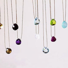 Carica l'immagine nel visualizzatore di Gallery, Collana in filo di seta con piccola pietra - Pezzi Unici