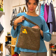 Carica l'immagine nel visualizzatore di Gallery, Borsa quadrata - Pezzo unico
