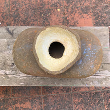 Carica l'immagine nel visualizzatore di Gallery, vaso in carta pesta n 3 - pezzo unico
