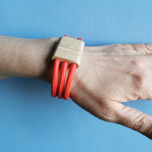 Carica l'immagine nel visualizzatore di Gallery, Bracciale Ecofriendly  (3 cavi) in cavo elettrico rivestito e legno
