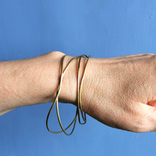 Carica l'immagine nel visualizzatore di Gallery, Bracciale cerchio in ottone - Pezzo unico

