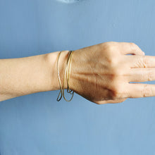 Carica l'immagine nel visualizzatore di Gallery, Bracciale cerchio in ottone - Pezzo unico
