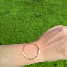 Carica l'immagine nel visualizzatore di Gallery, Bracciale con forma a cerchio in ottone - Pezzo unico
