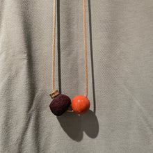 Carica l'immagine nel visualizzatore di Gallery, Collana Ecofriendly con due sfere
