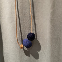 Carica l'immagine nel visualizzatore di Gallery, Collana Ecofriendly con due sfere
