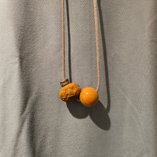 Carica l'immagine nel visualizzatore di Gallery, Collana Ecofriendly con due sfere
