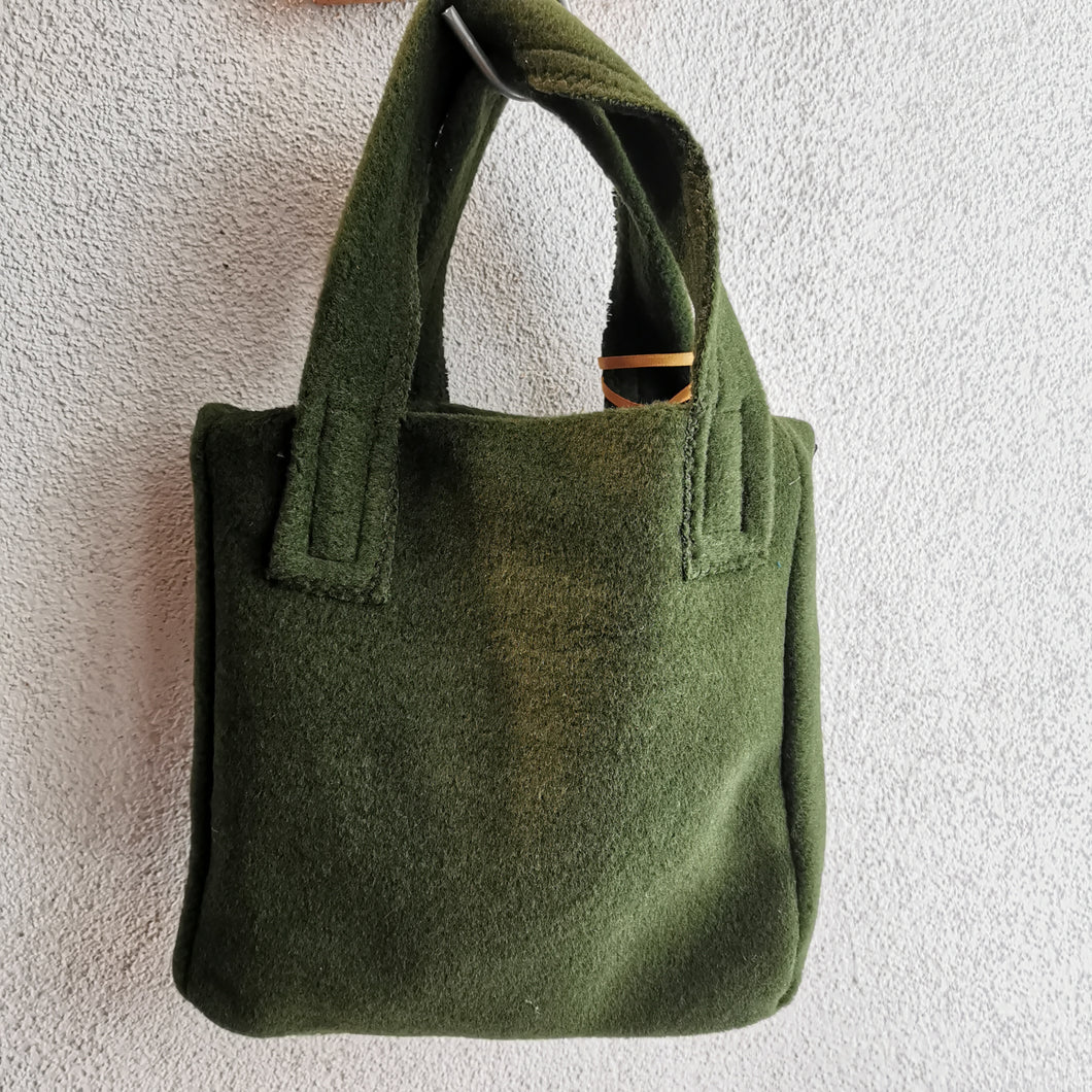Borsa piccola in lana verde - Pezzo unico