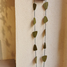 Carica l'immagine nel visualizzatore di Gallery, Collana in pelle con forme a trapezio
