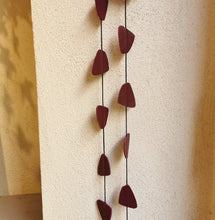 Carica l'immagine nel visualizzatore di Gallery, Collana in pelle con forme a trapezio
