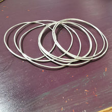 Carica l'immagine nel visualizzatore di Gallery, Bracciale cerchio in argento - Pezzo unico
