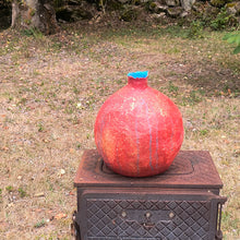 Carica l'immagine nel visualizzatore di Gallery, vaso in carta pesta n 2 - pezzo unico
