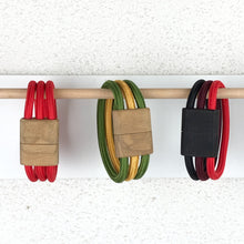 Carica l'immagine nel visualizzatore di Gallery, Bracciale Ecofriendly  (3 cavi) in cavo elettrico rivestito e legno
