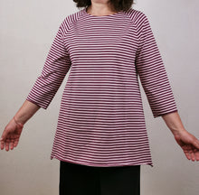 Carica l&#39;immagine nel visualizzatore di Gallery, Maglietta lunga e svasata in jersey di cotone a righe
