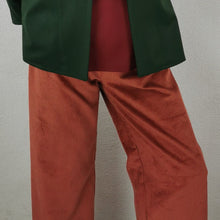 Carica l&#39;immagine nel visualizzatore di Gallery, Pantalone dritto in velluto arancio - Pezzo Unico
