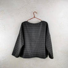 Carica l&#39;immagine nel visualizzatore di Gallery, Maglia larga di  lana - Pezzo Unico
